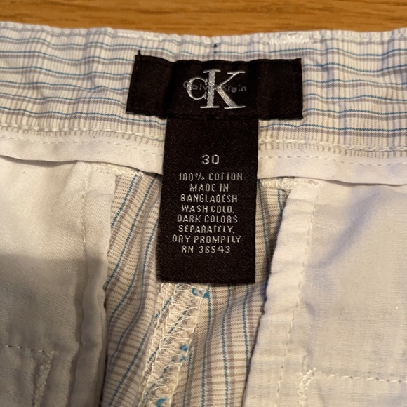 Calvin Klien cargo short - Picture 4 of 5